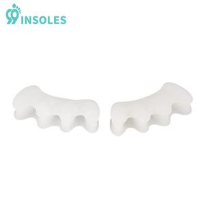 99 semelles Pédicure Trois Trous Séparateur D'ongles Oignon Orteil Correcteur Chaussure Orteil Protecteurs Doux Sebs Splitter - Product Image 2