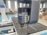 Router CNC de 5 Ejes con Recorrido de 1300x2500, Motor Yaskawa Japonés, Husillo Único para Tallado de Madera, Metal y Acrílico, y Proyectos de Bricolaje