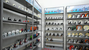 50mm Oberplatte Leichtgewichtige Schwenkbare PU/PVC/PP-Rollen 2-Zoll Kugellager Vollständig Verriegelbare Bremse Möbelrollen - Product Image 5