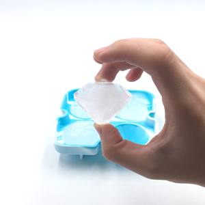 แม่พิมพ์น้ำแข็ง DM06 4 ช่อง รูปทรงเพชร 3 มิติ ขนาดใหญ่ สำหรับวิสกี้ เบียร์ ทำจากซิลิโคนเกรดอาหาร ง่ายต่อการนำออก - Product Image 5