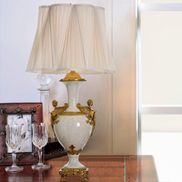 Lampe de table en bronze et blanche, vintage français, accessoire pour chapiteau de fleurs, pour chambre et salon, style statue de luxe deux fonte