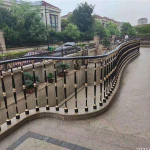 Rampe d'escalier artistique <span class=keywords><strong>en</strong></span> aluminium, main courante moderne et minimaliste pour intérieur, <span class=keywords><strong>en</strong></span> alliage de laiton massif, <span class=keywords><strong>balustrade</strong></span> sculptée à fixation au sol - Product Image 2