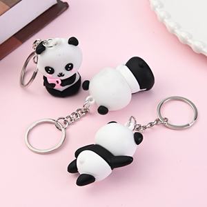 Llavero de Panda al por mayor, bonito y suave, de dibujos animados 3D, de PVC, con forma de animal, colgante para bolso, muñeco de panda, llaveros de goma - Product Image 4