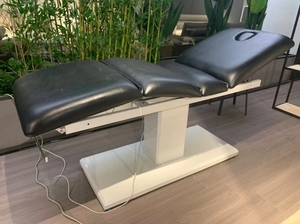 Cama de Spa Eléctrica Moderna de Acero Inoxidable con 3 Motores y Reposacabezas Fijo para Uso en Salón - Product Image 5