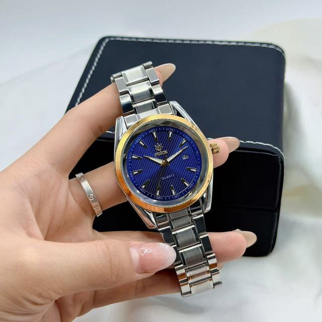 New Men's Watch with Calendar Quartz Movement Business Style Simple Design Water Resistance 40mm Dial Glass Pointer