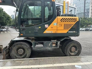 Excavatrice sur pneus Hyundai 150W 15 tonnes d'occasion |   Puissance de creusement élevée |   Pompe hydraulique du moteur |   Support des pièces OEM |   Tout-terrain | - Product Image 4