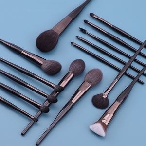 Ensemble de pinceaux de maquillage en vrais cheveux naturels de qualité supérieure pour artistes de maquillage à expédition rapide - Product Image 2