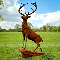 Sculpture de cerf en fonte gravée et sculptée sur mesure, grandeur nature, pour l'extérieur