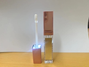 led light lip gloss container - Product Image 2