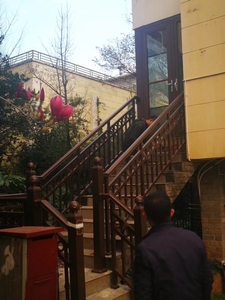 מותאם אישית עיצוב יצוק ברזל מעקה מדרגות מעקות מרפסת מעקה נירוסטה מעקה אלומיניום זכוכית מעקה - Product Image 4