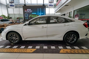 รถยนต์มือสอง ฮอนด้า ซีวิค ปี <span class=keywords><strong>2019</strong></span> รุ่น 180TURBO CVT Comfort ขับเคลื่อน 2 ล้อ รถเก๋งขนาดกะทัดรัด เครื่องยนต์เบนซิน มีสินค้าพร้อมส่งออกทั่วโลก - Product Image 3