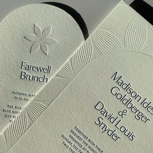 Cartes postales personnalisées en papier coton 600g-700g, imprimées en typographie, gaufrées, pour invitations et cartes de remerciement, idéales pour l'emballage. - Product Image 1