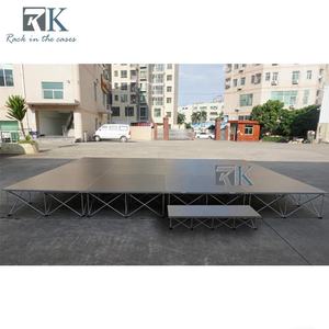 Scène modulaire antidérapante 4 pieds x 4 pieds avec podiums pliants - Product Image 3