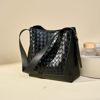 Fabricant de gros sac à main rétro tissé en cuir pour femmes personnalisé sac à bandoulière de haute qualité sac à aisselles