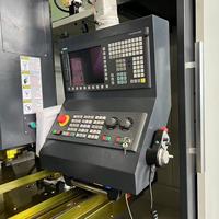 MARCH EXPO Usine chinoise Machine de fraisage CNC Fanuc bon marché BT40 Vmc850 Machine de fraisage CNC verticale 3 axes avec ATC à 24 bras