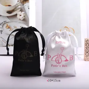 Özelleştirilmiş küçük hediye takı saten çanta kullanımlık siyah beyaz lüks saç uzatma iç çamaşırı ambalaj İpli saten kılıf