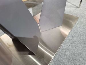 Black power rivestito in metallo e rettangolare in acciaio inossidabile piccolo che si estende tavoli da pranzo con importato in ceramica piano in laminato - Product Image 4