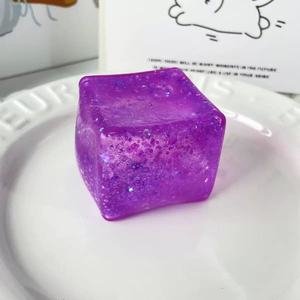 Jouets Squishies en Gros : Cube Scintillant Anti-Stress à Remontée Lente, Jouets Sensoriels Décompression en Forme de Glaçon à Presser - Product Image 6