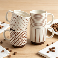 Vente en gros de tasses à café en céramique personnalisées de style japonais, mignonnes, bicolores, brunes, empilables, 14 oz
