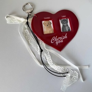 Heart-Shaped <b>Photo</b> <b>Keychain</b> Red Plastic Resin Charm With Lace Ribbon For Bag And Keyring - Product Image 1