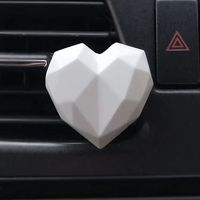 Blanc en forme de coeur en céramique fait à la main en porcelaine maison arôme parfum huile essentielle diffuseur parfumé voiture évent Clip désodorisant