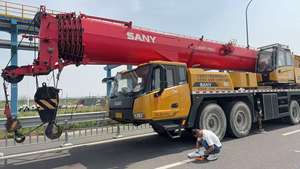 SANY STC800S Camión grúa usado Venta caliente Excelentes características de rendimiento Bomba de motor central Caja de cambios Ofrece una gran relación calidad-precio - Product Image 2