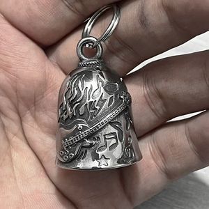 Llavero de Campana con Símbolo Musical de Guitarra en Acero Inoxidable, Unisex, para Uso Diario, Estilo Retro - Product Image 4