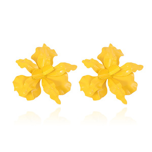 Pendientes de Botón de Diseño Floral Irregular de Moda Euroamericana, Pétalos de Aleación con Pintura Horneada Colorida Exagerada, Unisex - Product Image 3