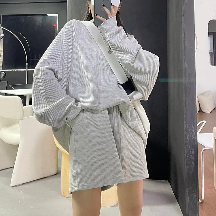 New ladies long-sleeved round neck oversized sweatshirt loose shorts 2-piece knitted set fashion casual suit sweater