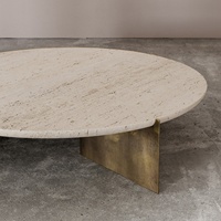 Table basse en travertin doré de luxe italien, design haut de gamme, sur mesure, style moderne minimaliste, meubles en pierre pour la maison