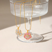 Collier Pendentif en Acier Inoxydable Élégant et Romantique avec Chaîne Serpent, Forme Fleur, Sertissage Bezel et Cristaux Colorés pour Femme – Idéal Cadeau
