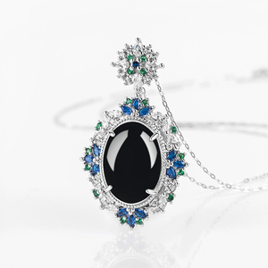 Pendentif en jade noir naturel de qualité A, serti d'argent S925, design minimaliste et tendance pour femmes - Product Image 2
