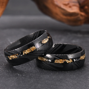 Meteorite damasco placcato nero <span class=keywords><strong>da</strong></span> 8mm e intarsio in foglia d'oro <span class=keywords><strong>anelli</strong></span> per matrimoni <span class=keywords><strong>da</strong></span> <span class=keywords><strong>uomo</strong></span> lavorati a mano in acciaio damasco martellato - Product Image 3