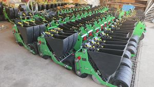 Semoir et planteur d'ail autopropulsé à essence multi-rangs, haute productivité, pour usage agricole, planteur d'ail 5 rangs - Product Image 4