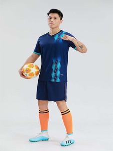 Camiseta de Fútbol Retro al por Mayor 2026, Camiseta de Secado Rápido de Alta Calidad, Conjunto de Uniforme de Fútbol para Hombre, Conjunto de Uniforme de Fútbol para Clubes y Equipos - Product Image 2
