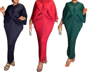 Robe longue plissée à imprimé floral de couleur unie grande taille XL avec manches chauve-souris creuses lâches et franges en queue de poisson décontracté teint en plaine - Product Image 1