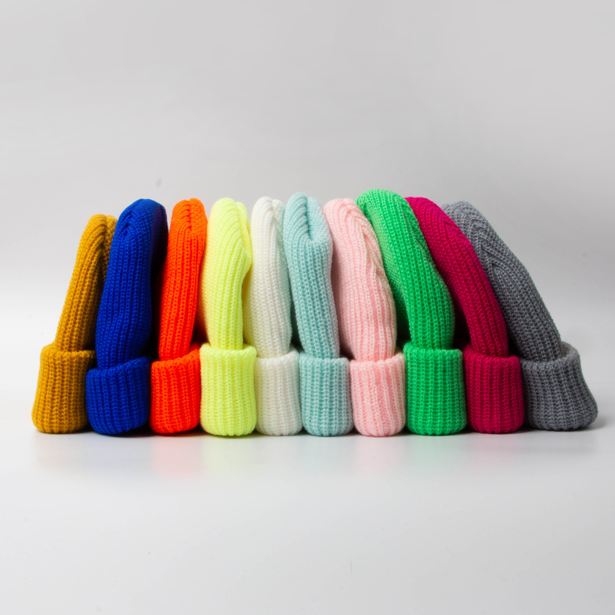 Популярная мужская вязаная зимняя шапка бини Модная вязаная шапка на заказ для женщин