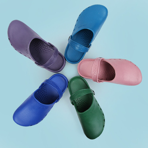 Vente en gros de chaussures d'allaitement pour femmes pantoufles de salle d'opération antidérapantes EVA chaussures vétérinaires plates sabots médicaux légers - Product Image 6