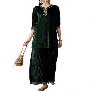 Vente en gros de hauts Kurta en velours tendance pour femmes, vêtements féminins, style estival, coupe régulière, parfait pour les occasions décontractées, les fêtes, la plage, haute qualité - Product Image 1