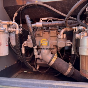 Excavatrice hydraulique sur chenilles Hitachi ZX210 d'occasion pour le nettoyage des routes municipales, comme neuve, faible nombre d'heures, équipée d'un moteur, d'une pompe et d'une boîte de vitesses. - Product Image 5