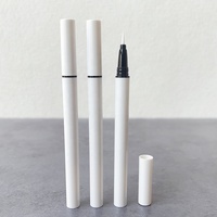 JIE MEI Tube de stylo eye-liner liquide vide blanc de haute qualité en stock avec logo personnalisé Tube d'emballage avec éponge pour stylo sérum eye-liner