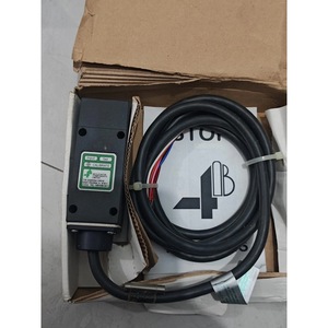 Sensor de Paro Industrial M8001V1FC a Prueba de Explosiones con Monitoreo de Baja Velocidad Multinivel para Ascensores - Product Image 1