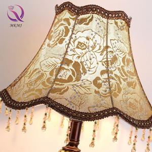 Lampe de table en résine avec abat-jour en tissu fleuri, style européen vintage MKMJ, lumière chaude, luminosité réglable, pour la décoration de la maison - Product Image 4