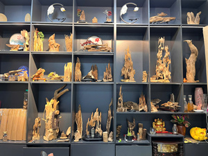 Escultura de Madera de Agar Natural de Lujo, Tallado Artístico Hecho a Mano para Decoración Premium del Hogar, Oficina y Hotel - Product Image 5