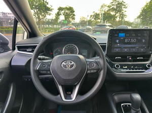 سيارة ليفين تويوتا مستعملة بحالة جيدة، 60000 كم، بدون حوادث، بدون سجلات تأمين، موديلات 2019، 2018، 2020، 2022 متوفرة في المخزون - Product Image 4