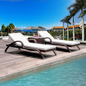 Chaise longue en rotin moderne et élégante pour l'extérieur, siège en métal imperméable, <span class=keywords><strong>piscine</strong></span>, hôtel, cour, <span class=keywords><strong>jardin</strong></span>, villa, détente, pliable, avec coussin - Product Image 1