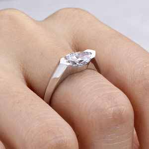 แหวนเพชรเมอร์ควิสทรงเหลี่ยม 18k รุ่น MSR-2153 จาก Messi Jewelry แหวนหมั้นเพชรเลี้ยงในห้องปฏิบัติการ - Product Image 6