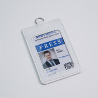 Porte-badge en cuir coloré Bestom OEM ODM, accessoire de construction durable pour badges nominatifs en gros