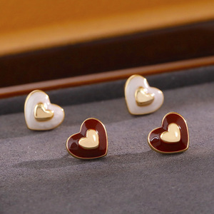 Pendientes con forma de corazón, rojo, blanco, aleación de zinc, regalo para mujer, joyería, accesorio de moda - Product Image 1