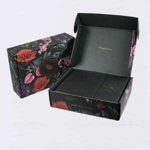 Cajas de cartón corrugado para el cuidado de la piel, set de cosméticos de color negro - Product Image 1